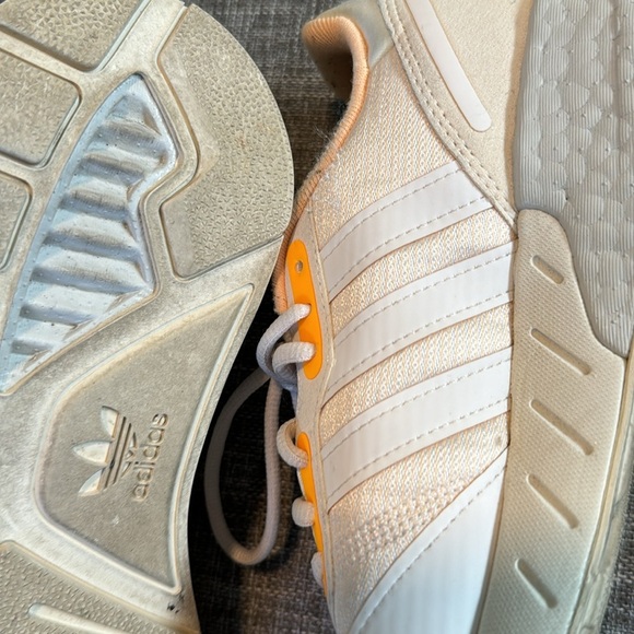 ADIDAS ZX 1K BOOST W
Worn White/ Worn White/ Acid Orange - Picture 9 of 9